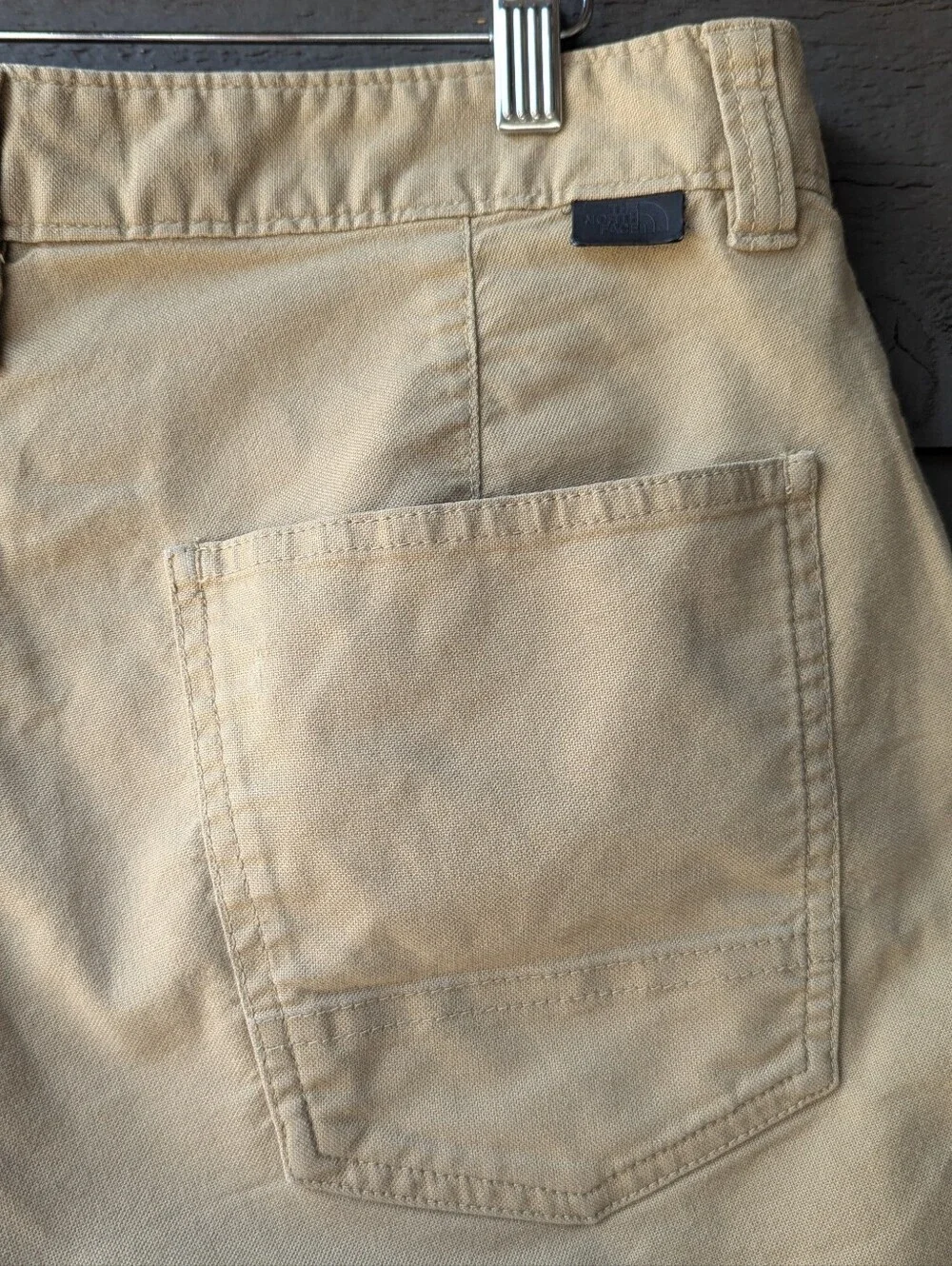 The North Face Men's Khaki Twill Flat-Front Shorts Size 32